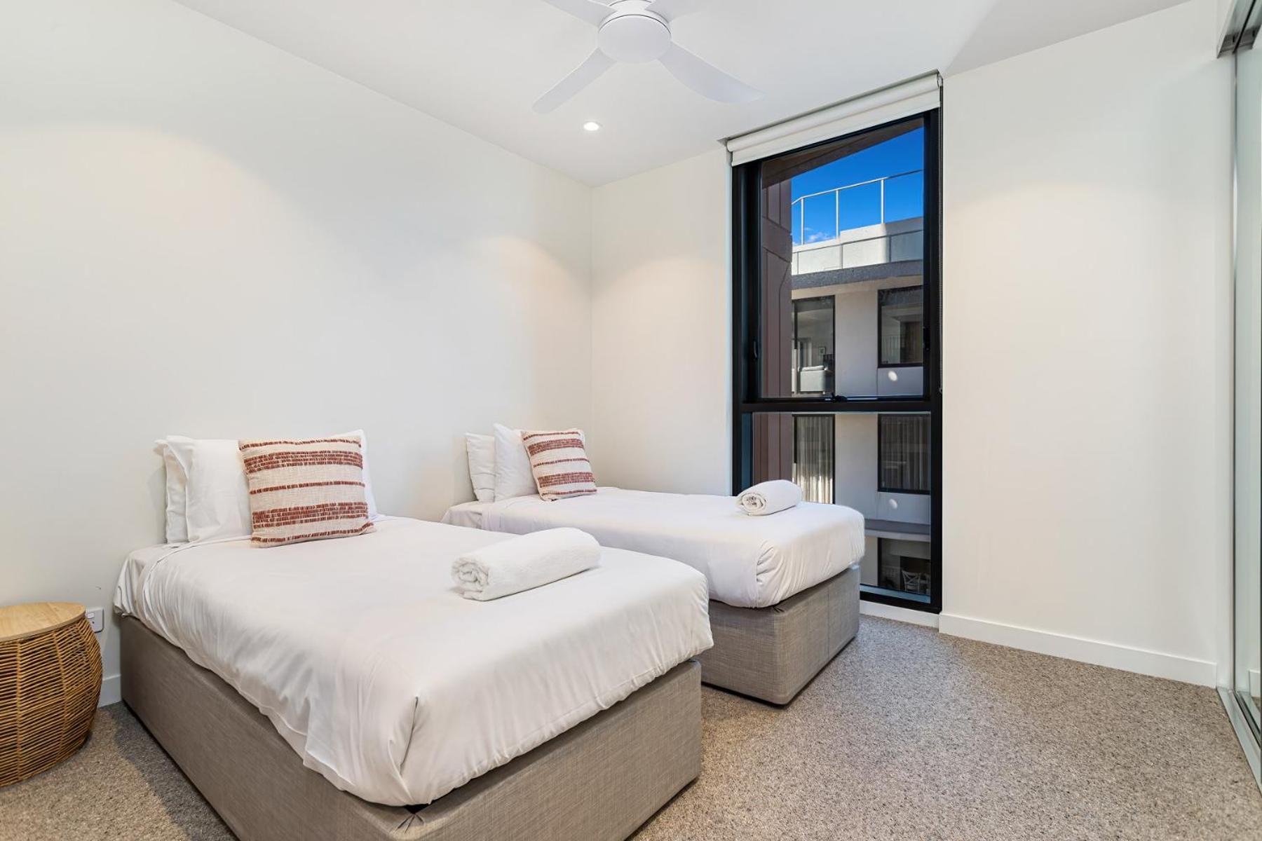 Apartment Three Bedroom Beachfront Gold Coast