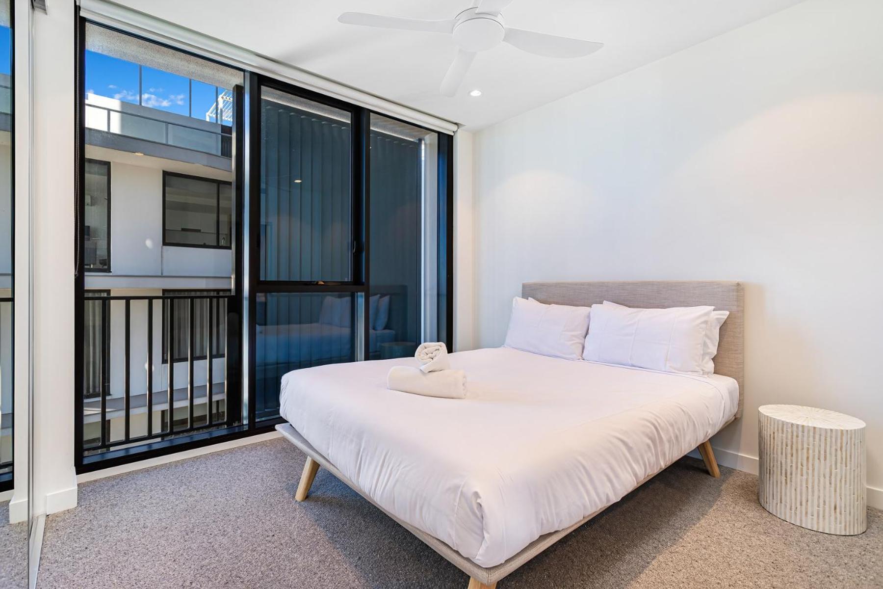 Three Bedroom Beachfront Apartment *
