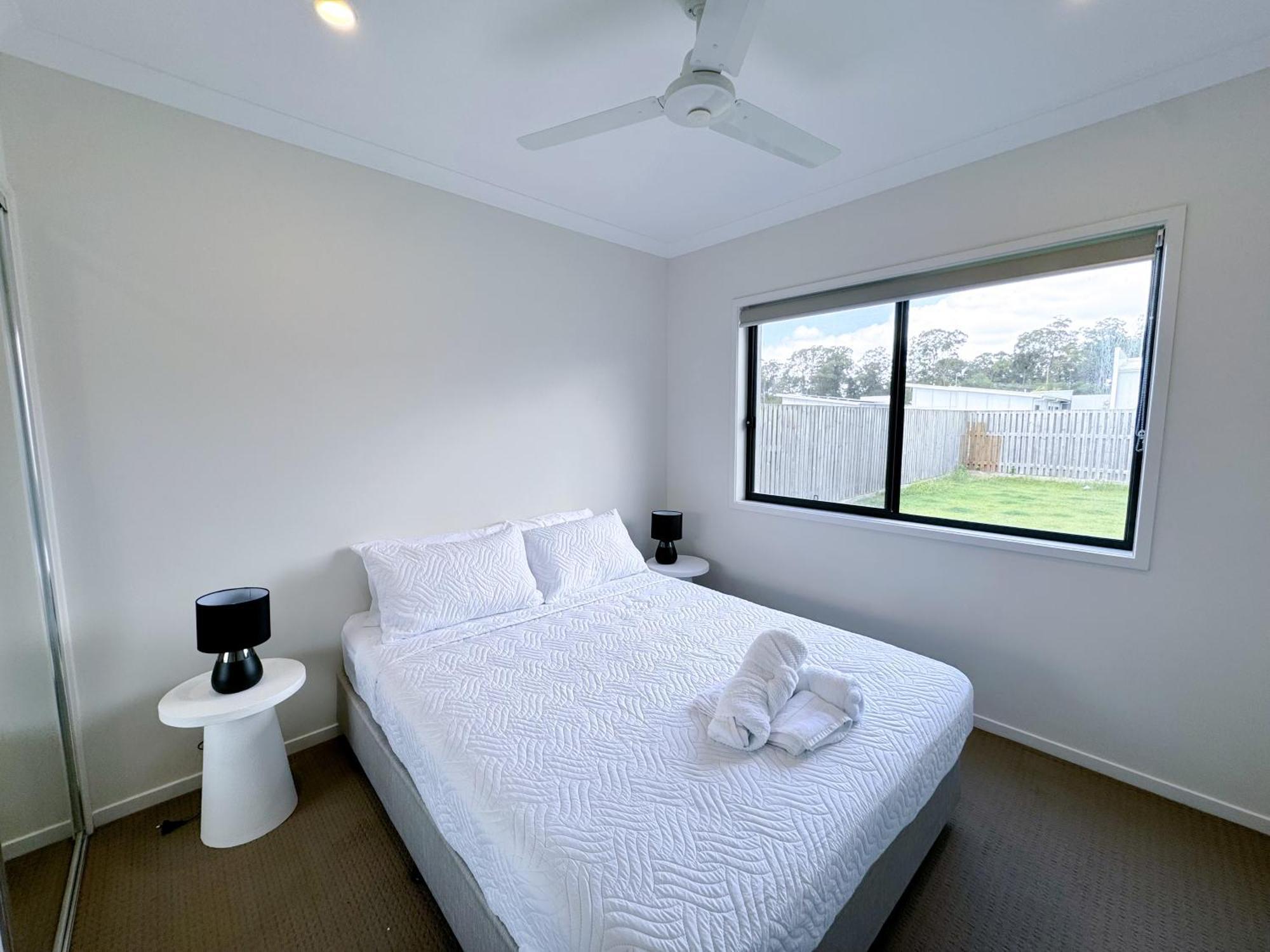Theme Park Retreat Coomera 5 Beds Villa *