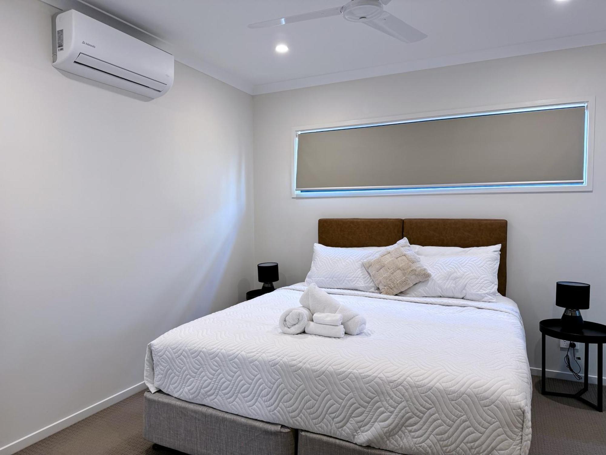Villa Theme Park Retreat Coomera 5 Beds Gold Coast