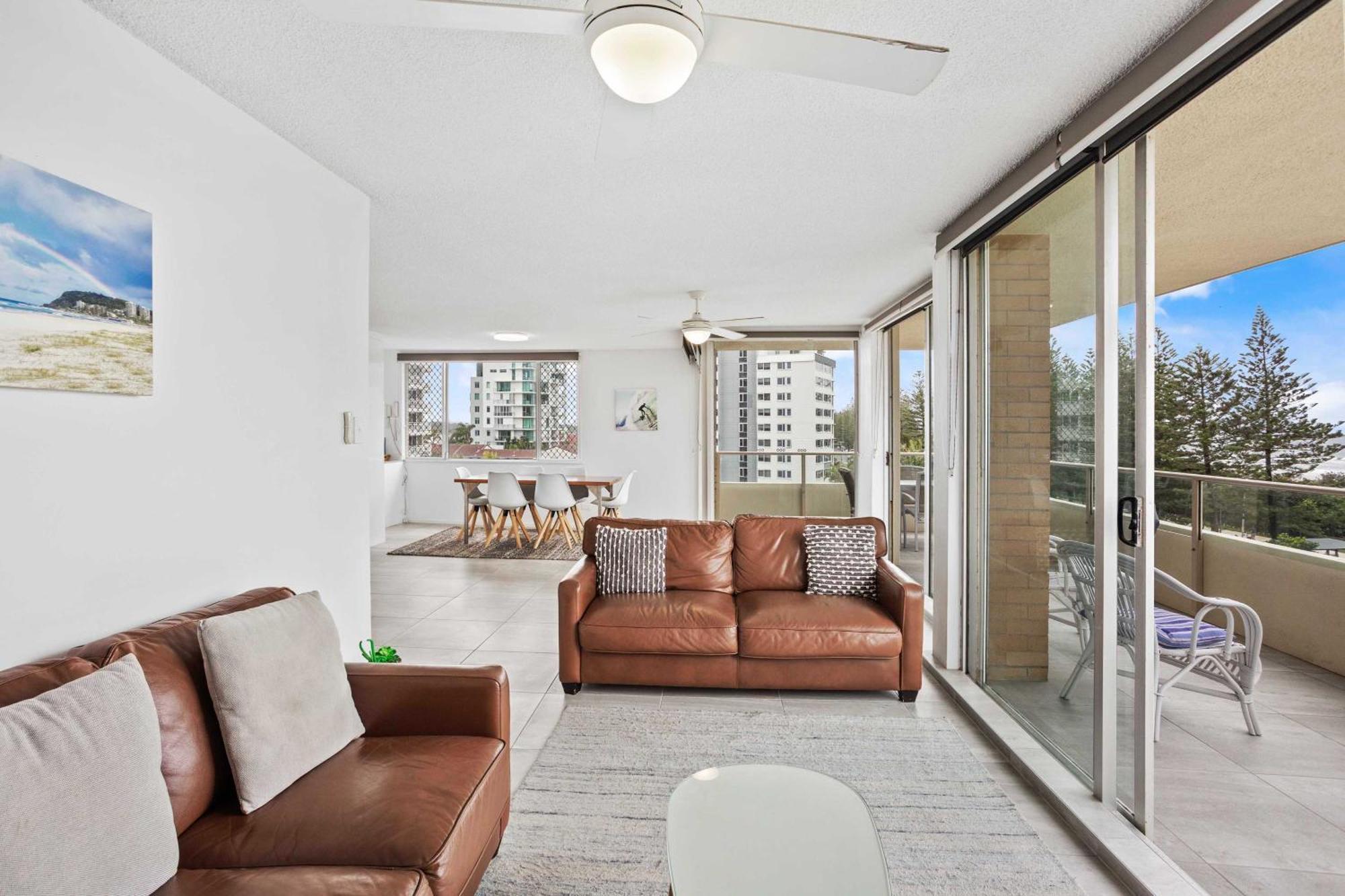 Apartment Iconic Burleigh Beachfront, 2 Bedroom