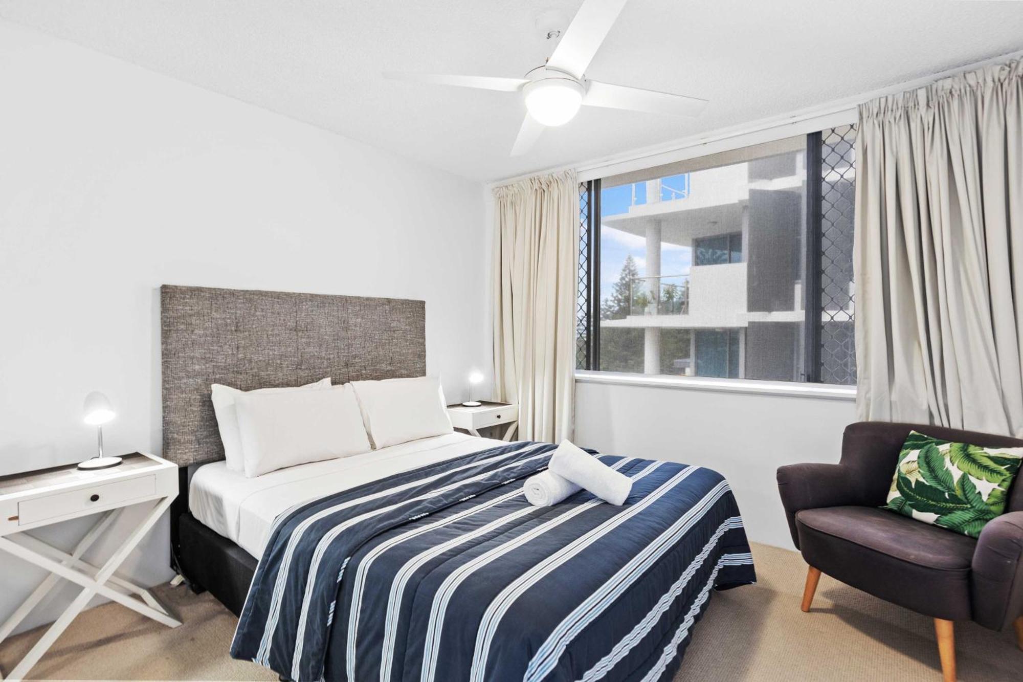 Iconic Burleigh Beachfront, 2 Bedroom Apartment *