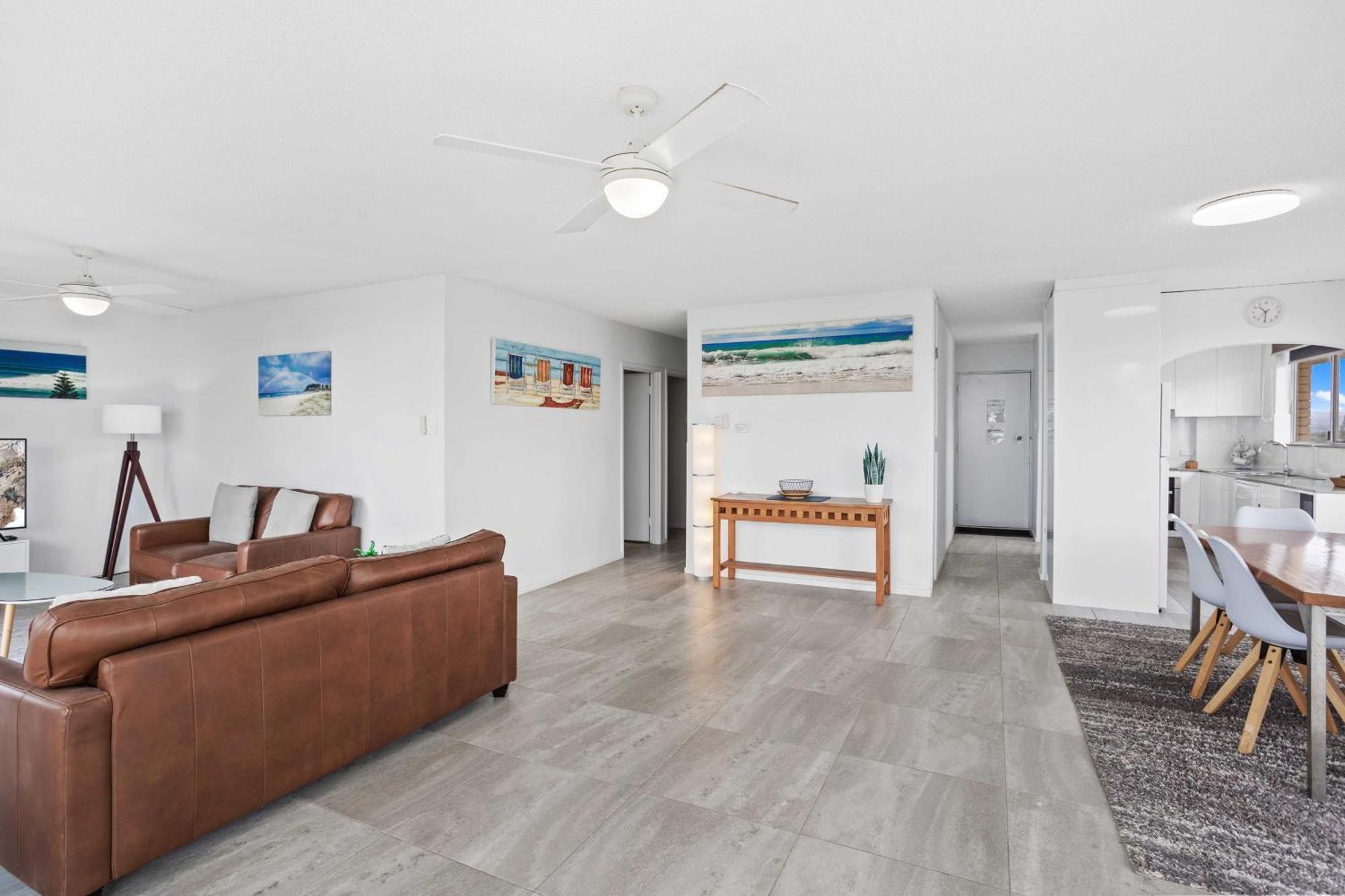 Iconic Burleigh Beachfront, 2 Bedroom