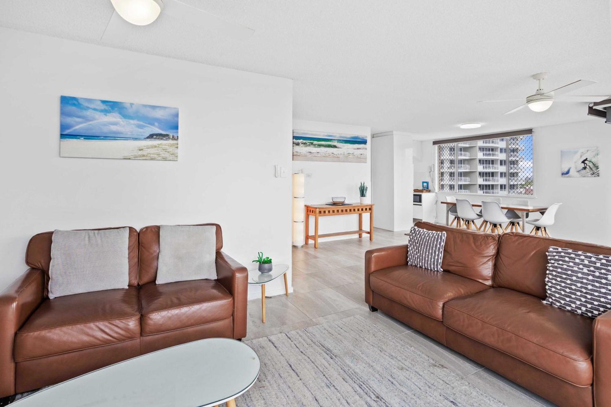 Iconic Burleigh Beachfront, 2 Bedroom Apartment *