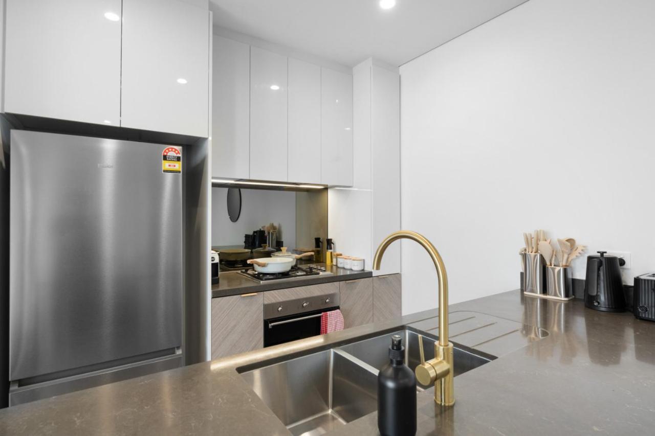 The Ocean - Beachfront 72f 3bedroom Skyhome Ocean Views With Parking & Facilities *