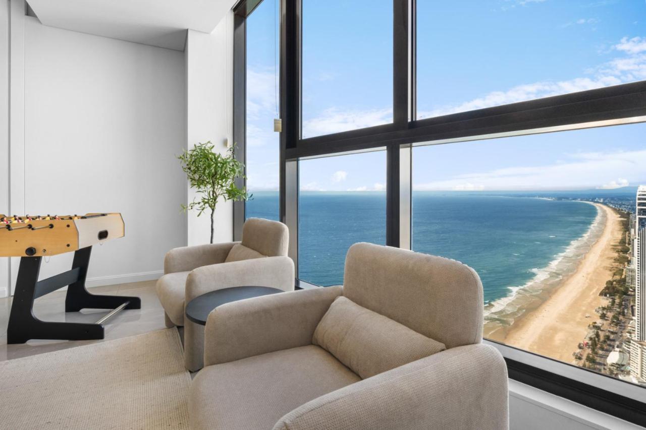 Apartment The Ocean - Beachfront 72f 3bedroom Skyhome Ocean Views With Parking & Facilities