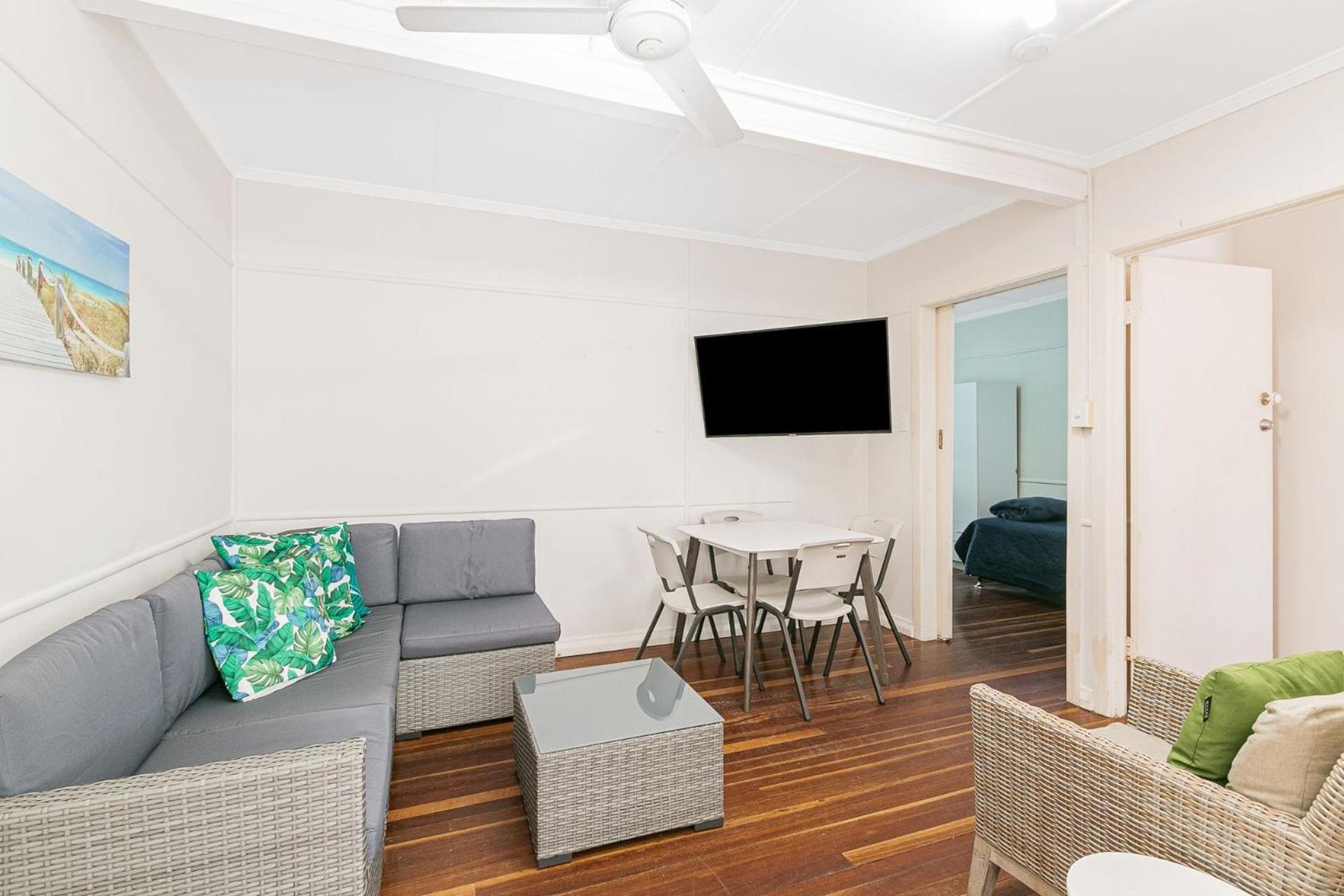 Tondio Terrace Flat 5 - Pet Friendly Apartment Gold Coast