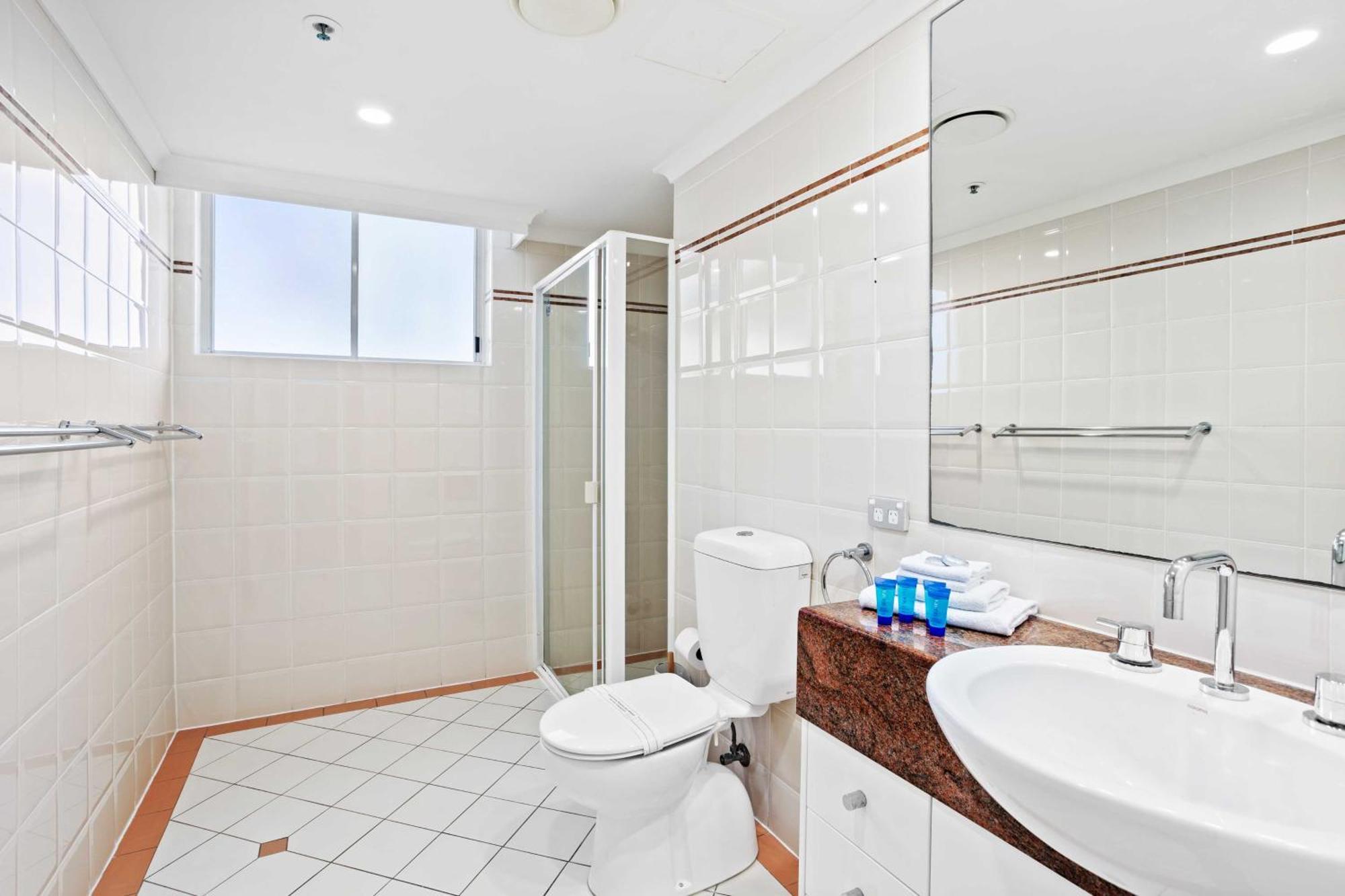 Oscar On Main 2b - Heart Of Main Ocean Views Gold Coast