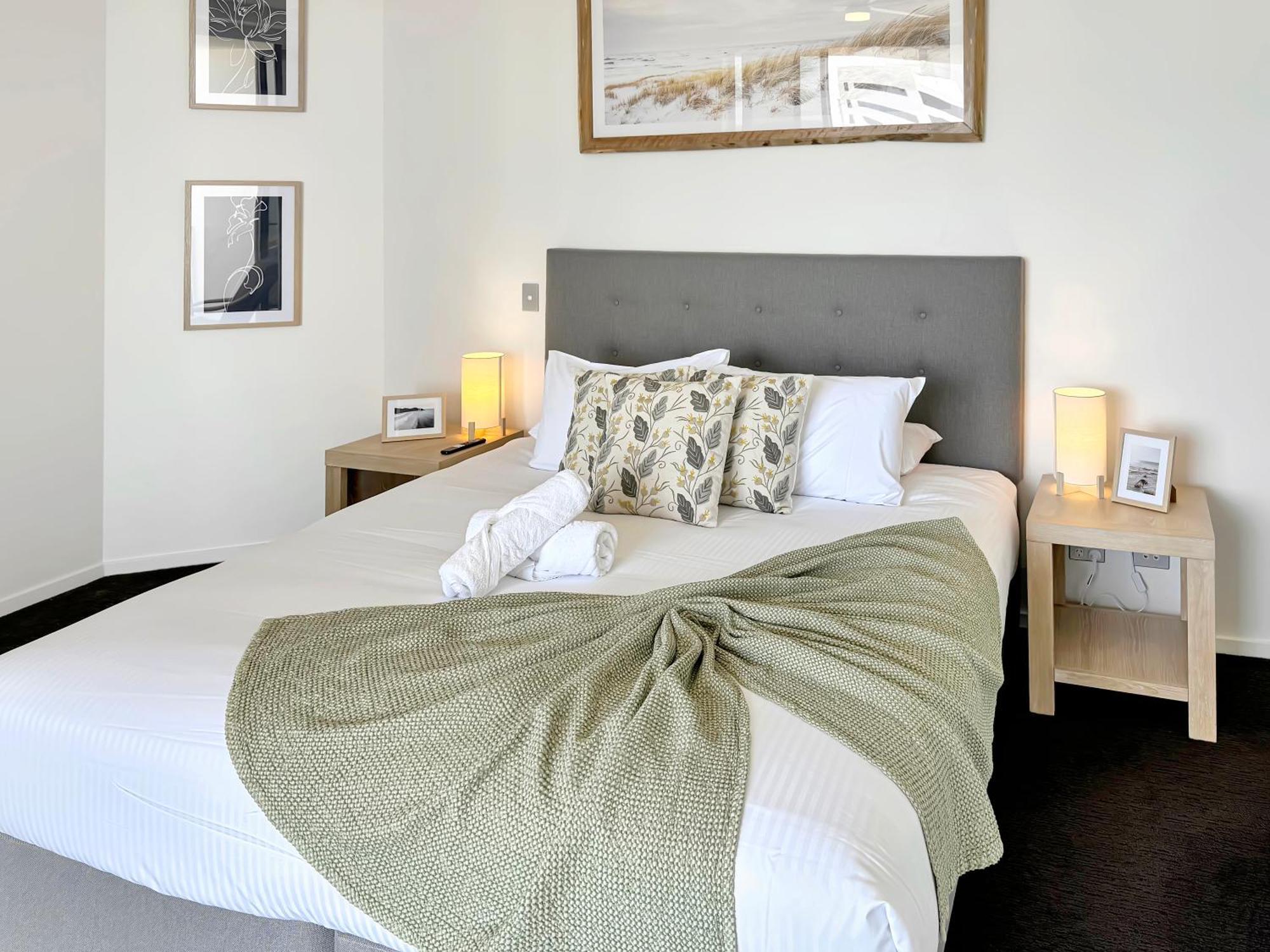 Ocean View Luxury 2 Level Penthouse 3br 30th Floor *