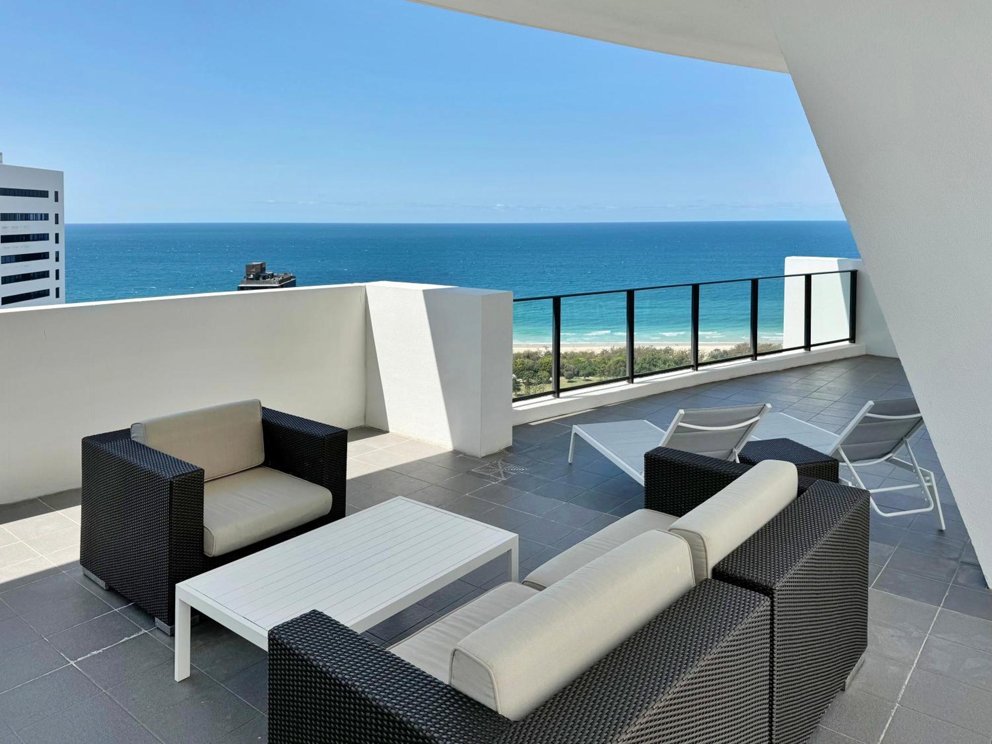 Ocean View Luxury 2 Level Penthouse 3br 30th Floor * Gold Coast