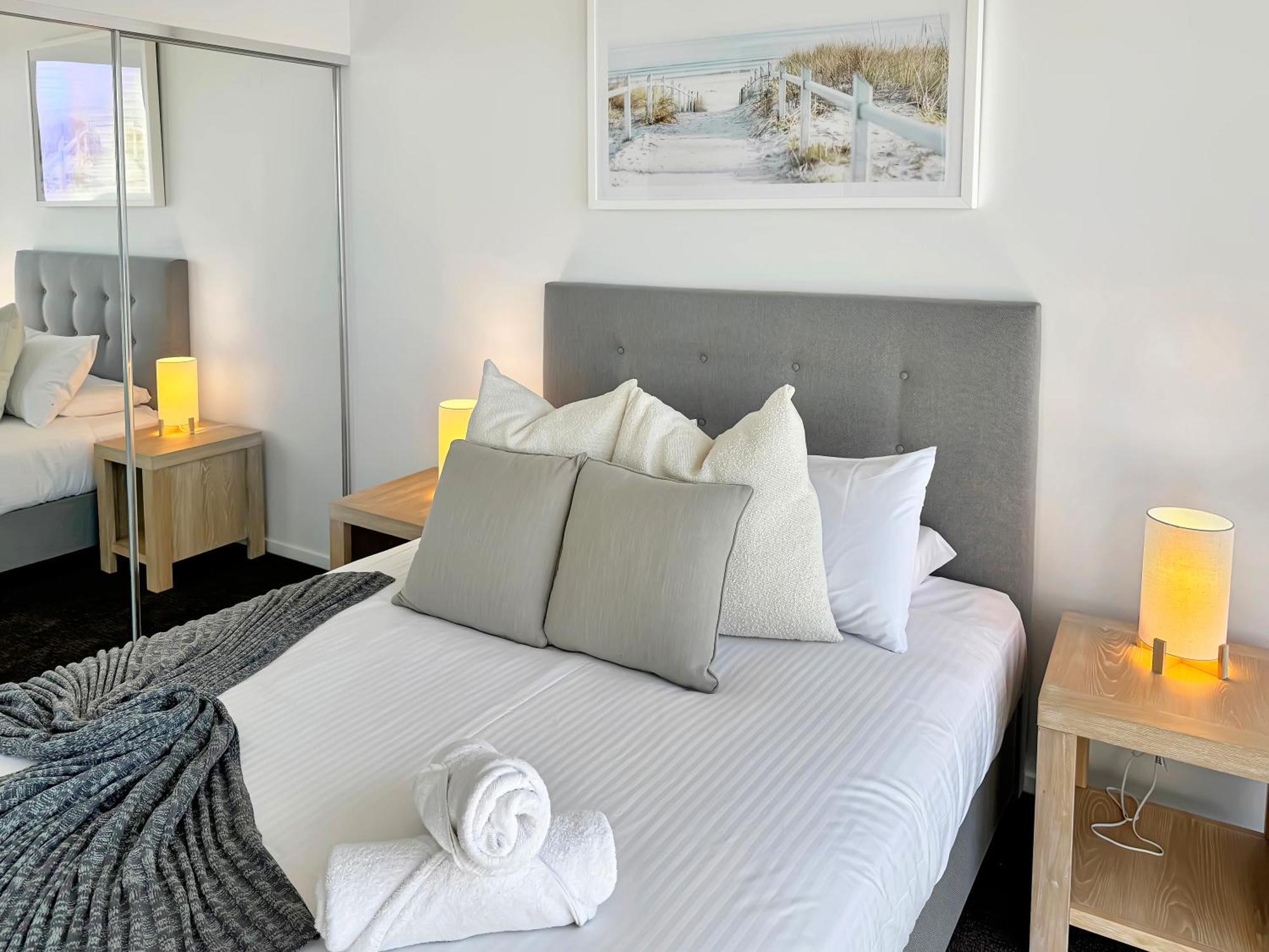 Ocean View Luxury 2 Level Penthouse 3br 30th Floor Apartment