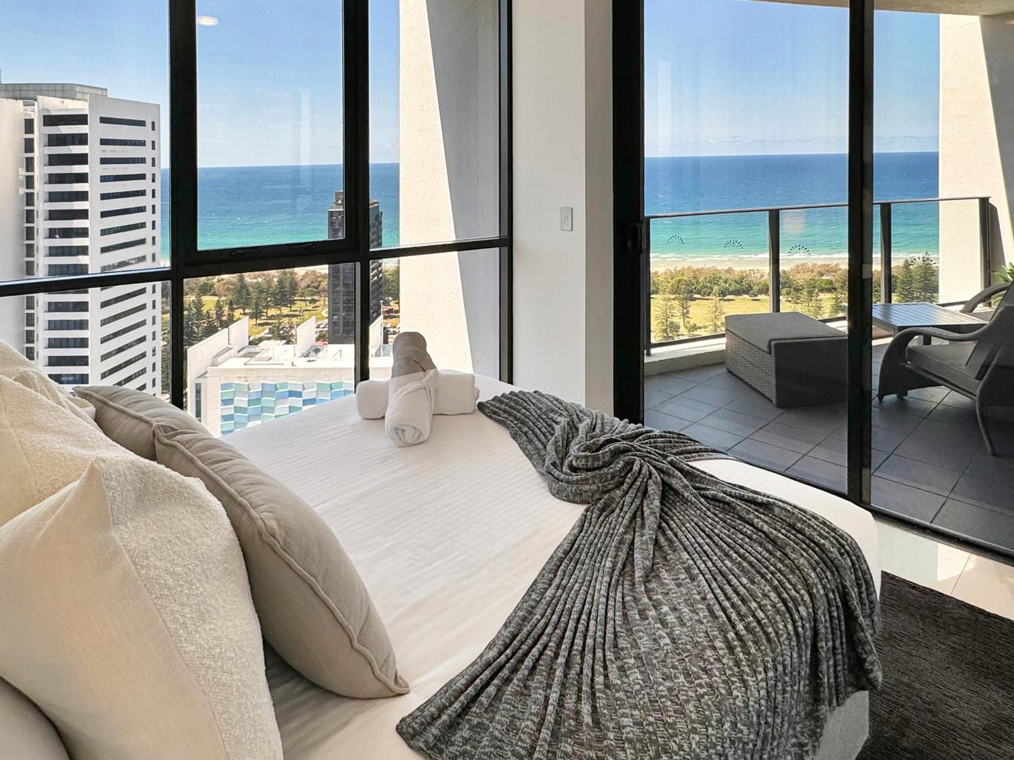 Ocean View Luxury 2 Level Penthouse 3br 30th Floor Apartment *
