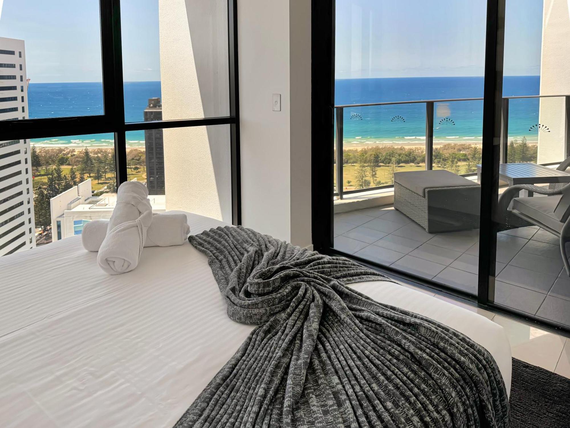 Ocean View Luxury 2 Level Penthouse 3br 30th Floor Apartment Gold Coast