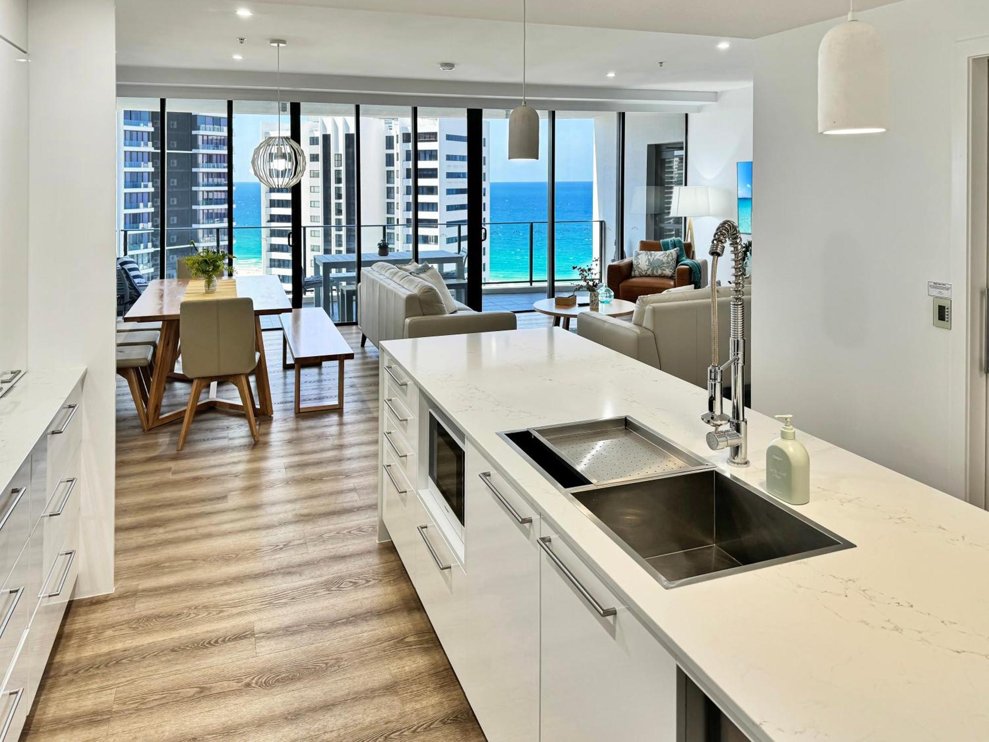 Ocean View Luxury 2 Level Penthouse 3br 30th Floor Apartment *