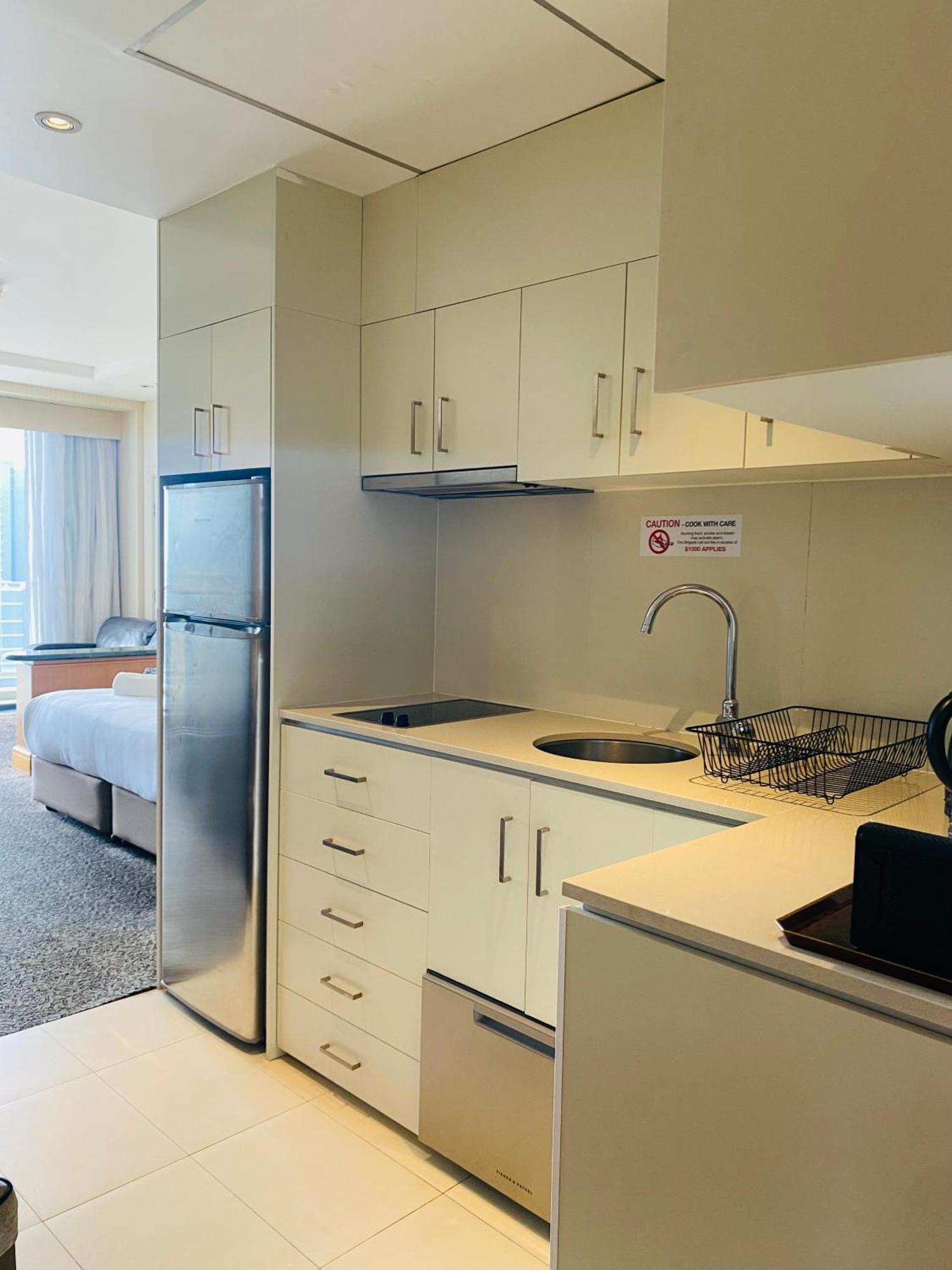 Hotel Ocean View Surfers Paradise - Free Parking