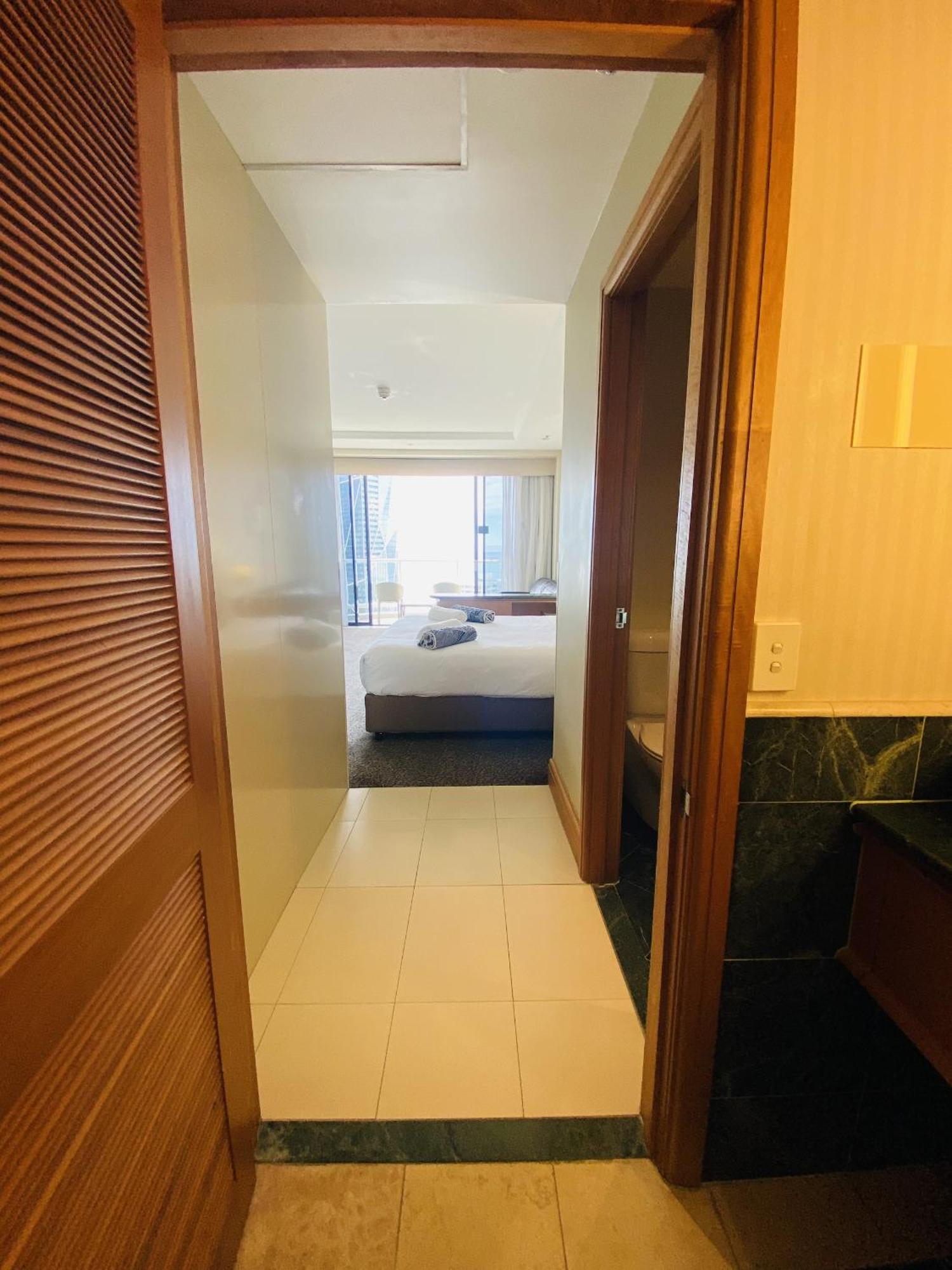 Ocean View Surfers Paradise - Free Parking Hotel 4*