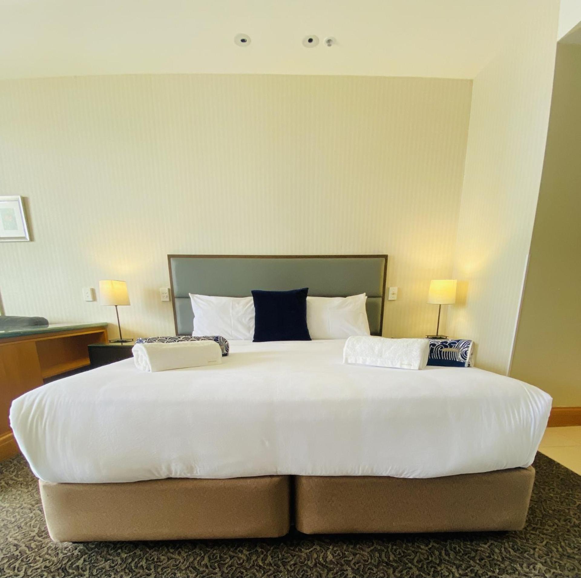 Ocean View Surfers Paradise - Free Parking Gold Coast