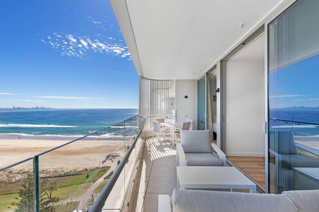 Luxurious 2br 2ba Oceanfront Kirra * Gold Coast