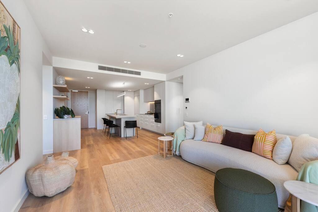 Apartment Luxurious 2br 2ba Oceanfront Kirra