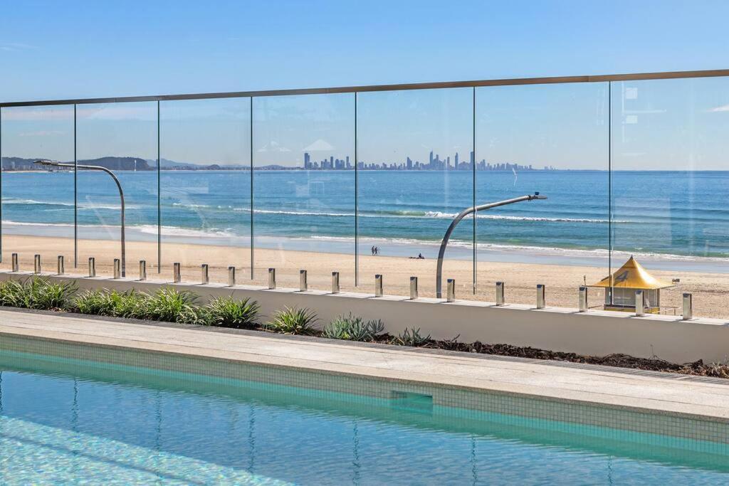 Luxurious 2br 2ba Oceanfront Kirra Apartment *