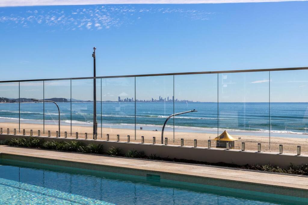 Luxurious 2br 2ba Oceanfront Kirra Apartment
