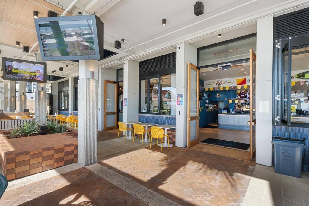 Luxurious 2br 2ba Oceanfront Kirra