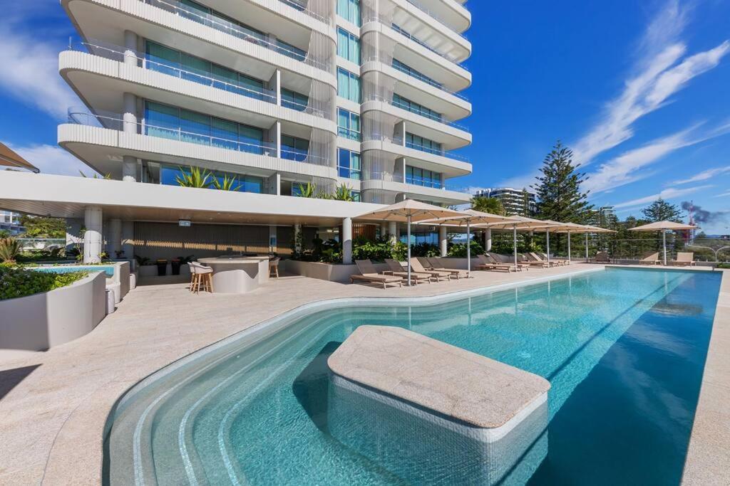 Apartment Luxurious 2br 2ba Oceanfront Kirra