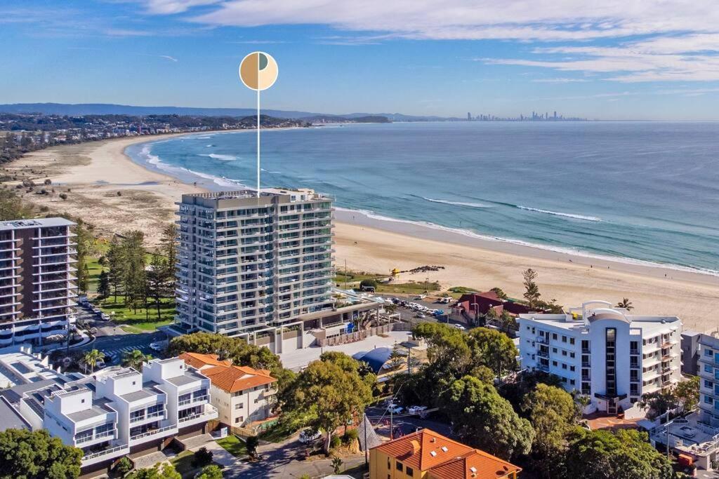 Luxurious 2br 2ba Oceanfront Kirra Apartment Gold Coast