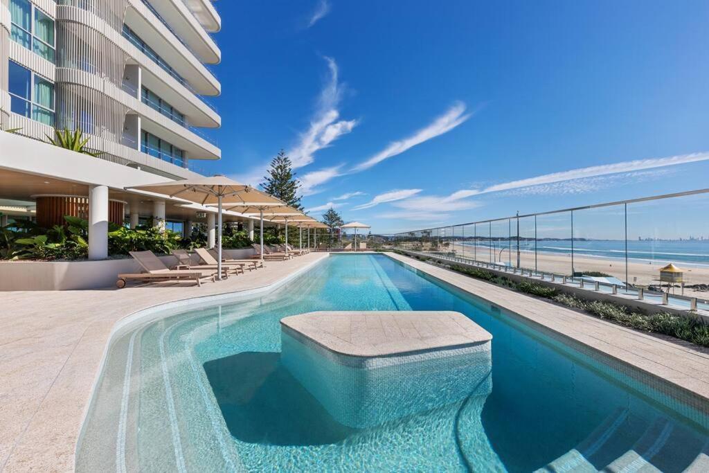 Luxurious 2br 2ba Oceanfront Kirra Apartment