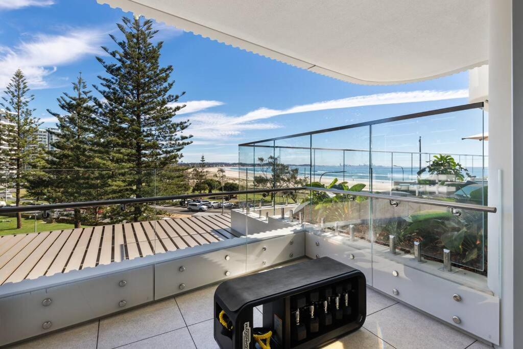 Apartment Luxurious 2br 2ba Oceanfront Kirra