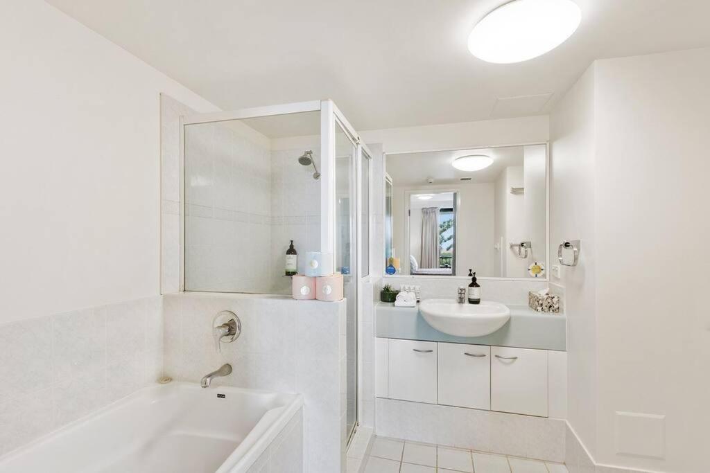 Broadbeach Beauty Walk To & Free Parking * Gold Coast