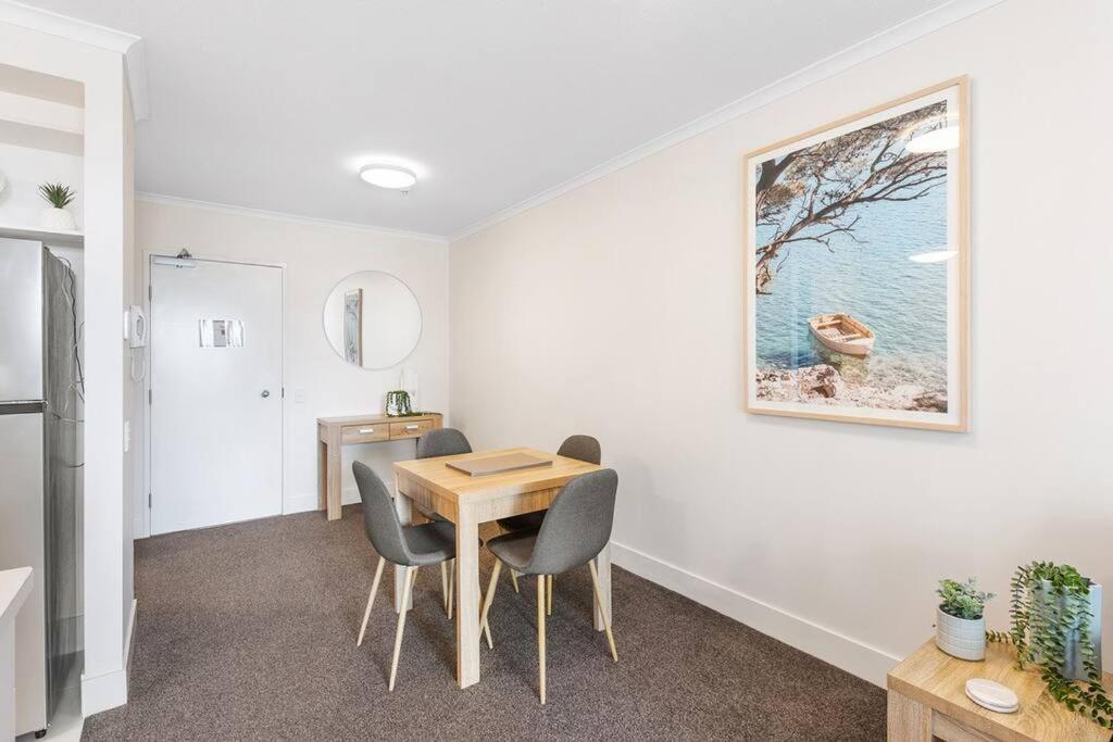 Broadbeach Beauty Walk To & Free Parking