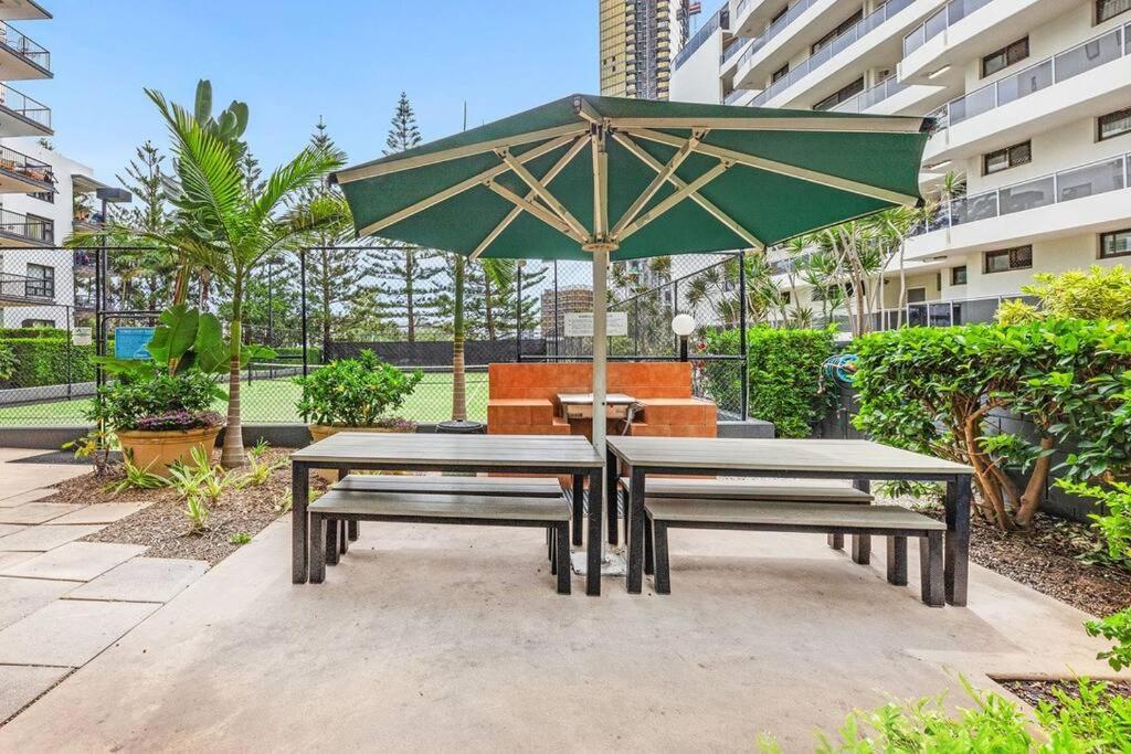 Broadbeach Beauty Walk To & Free Parking Gold Coast
