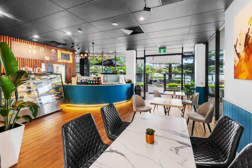Broadbeach Beauty Walk To & Free Parking