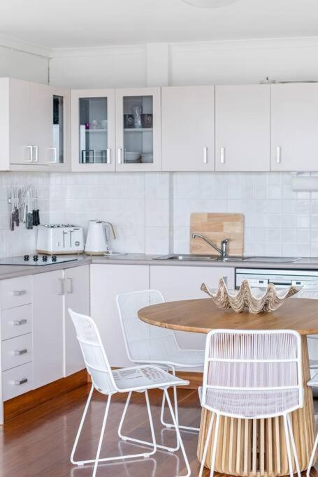 Burleigh Beachfront Beauty 2 Bed Parking Wifi Gold Coast