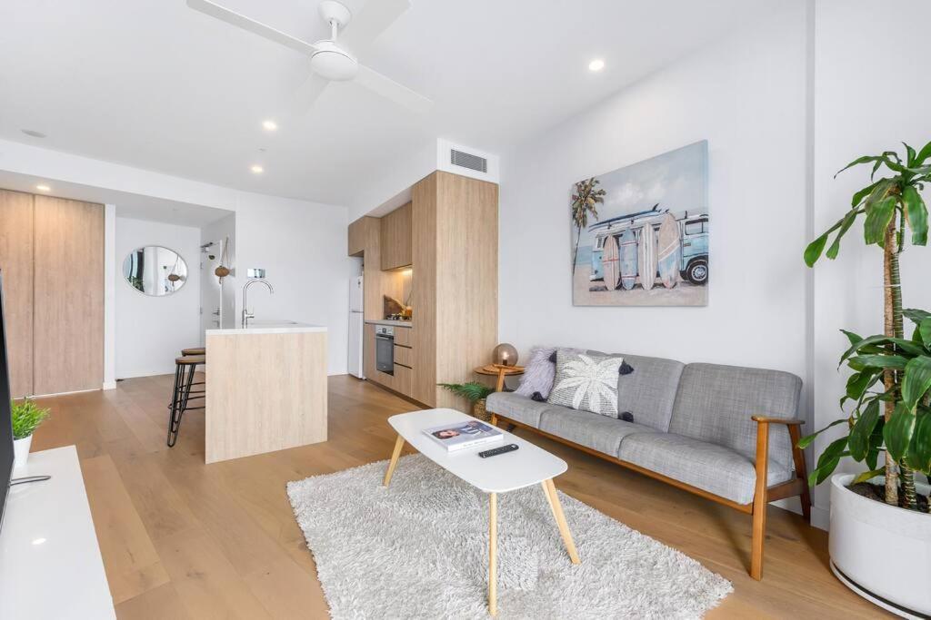 Coastal Chic 2 Bed In Broadbeach