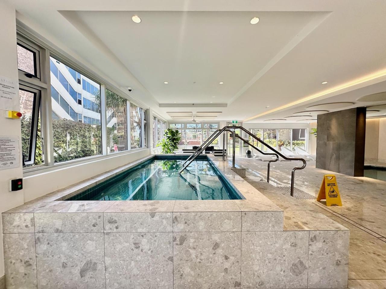 Haven, 28th Floor Ocean Views Apartment *