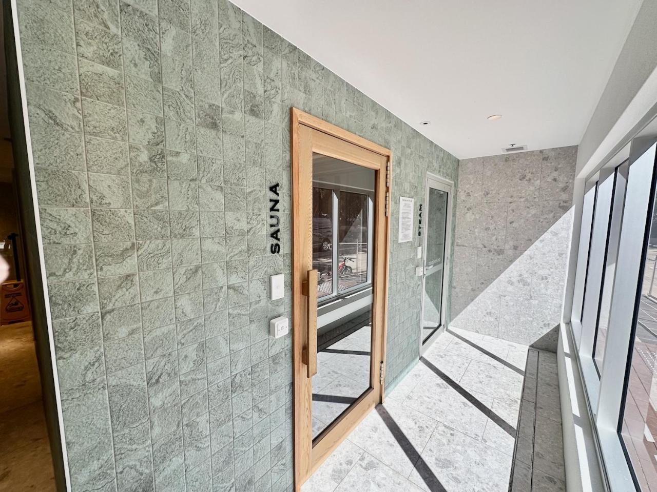 Haven, 28th Floor Ocean Views * Gold Coast