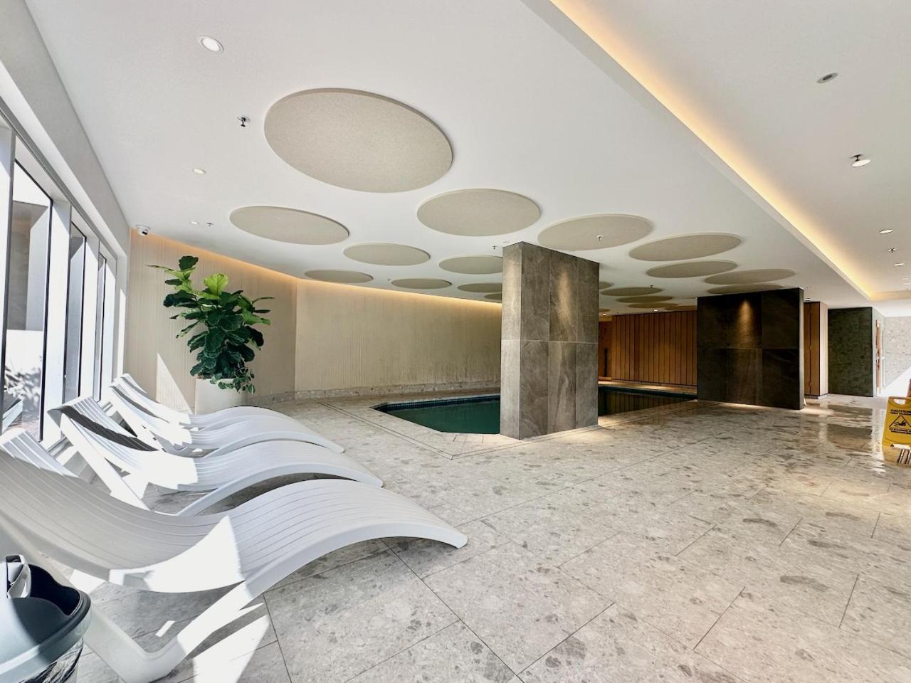 Haven, 28th Floor Ocean Views Apartment