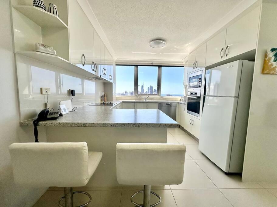 Haven, 28th Floor Ocean Views Gold Coast