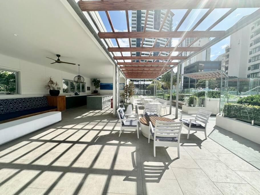 Haven, 28th Floor Ocean Views Apartment Gold Coast