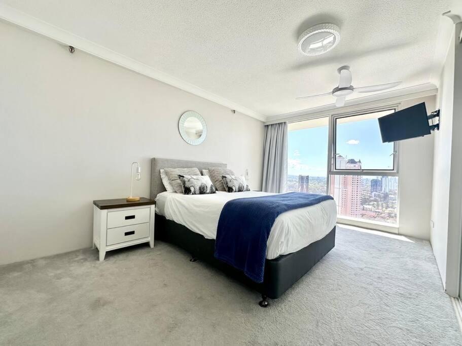 Haven, 28th Floor Ocean Views Gold Coast
