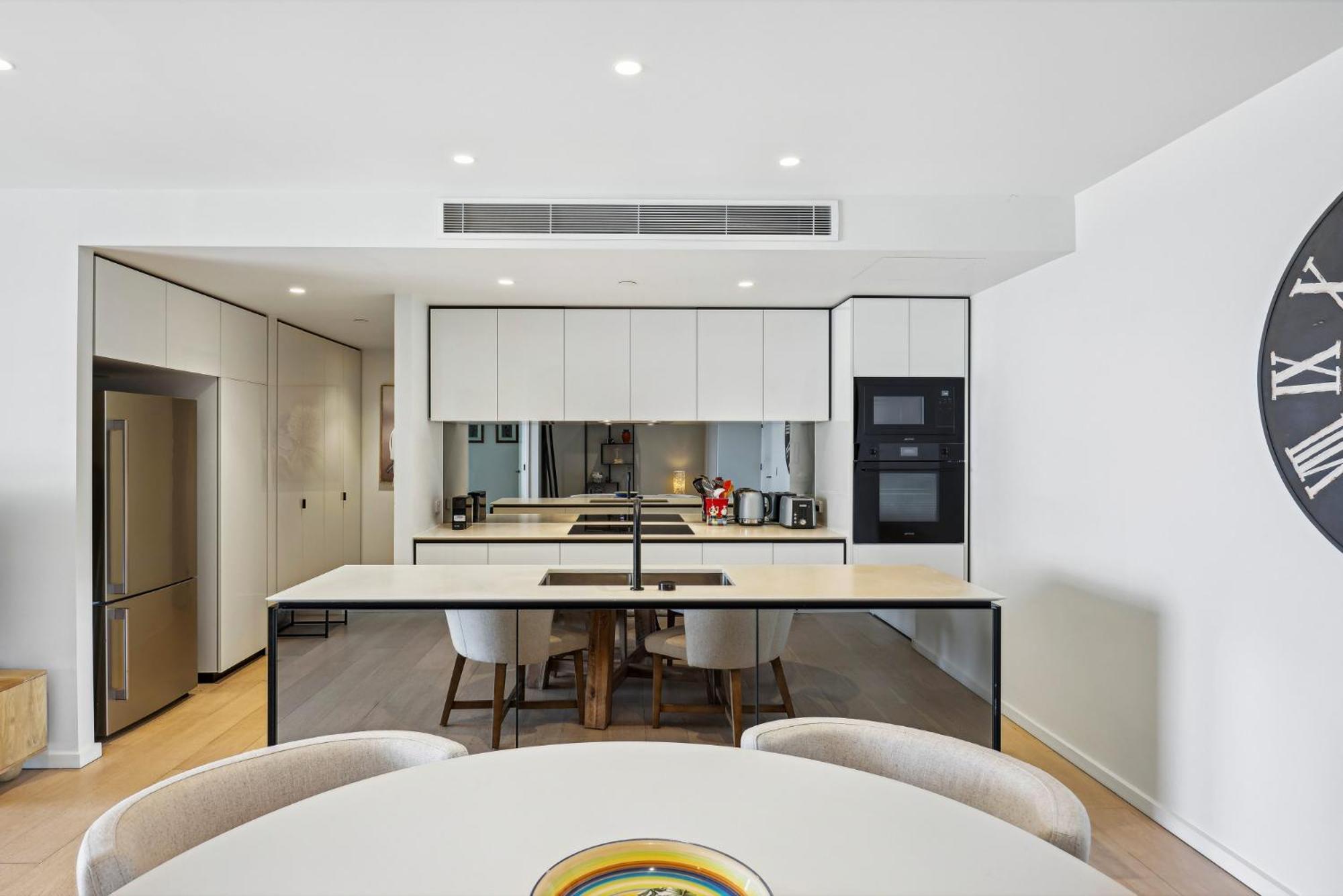 Apartment Glorious Ocean Views 2-bed Pool & Amenities Gold Coast