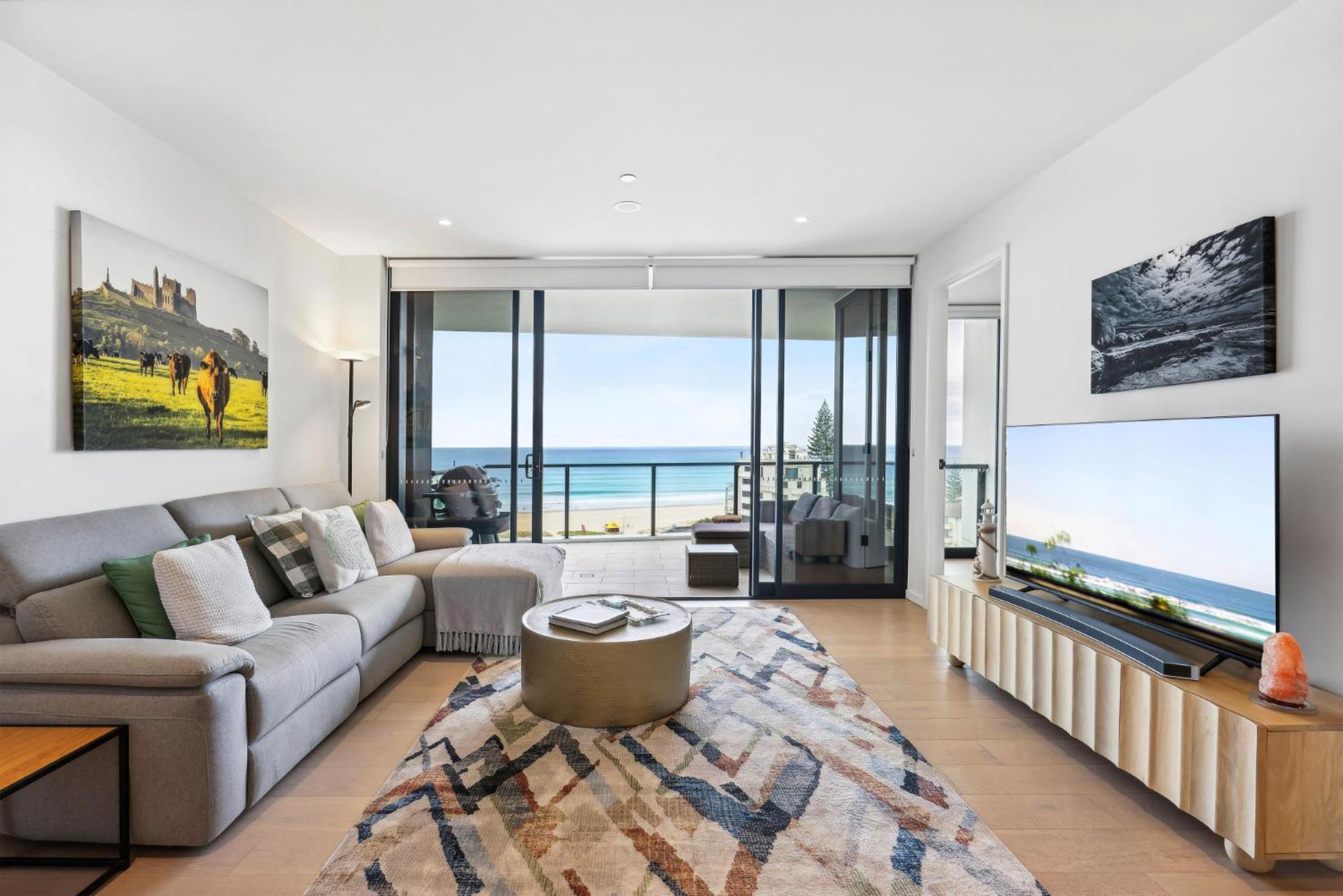 Glorious Ocean Views 2-bed Pool & Amenities * Gold Coast