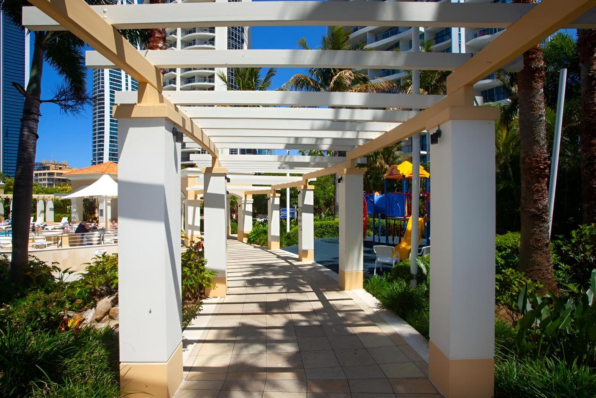 Apartment Self Contained At Chevron Renaissance - Privately Managed - Wow Gold Coast