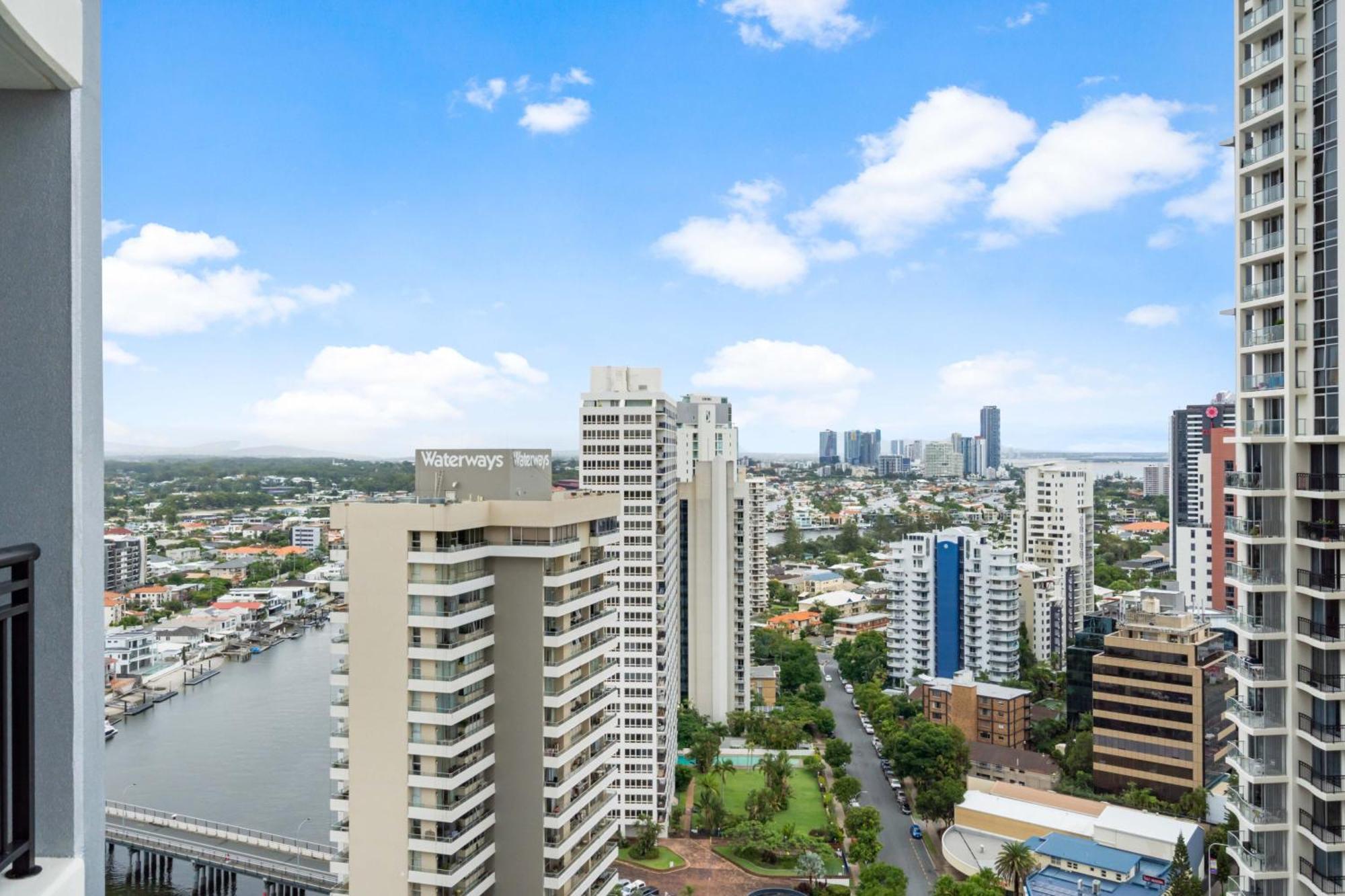 Apartment Self Contained At Chevron Renaissance - Privately Managed - Wow Gold Coast