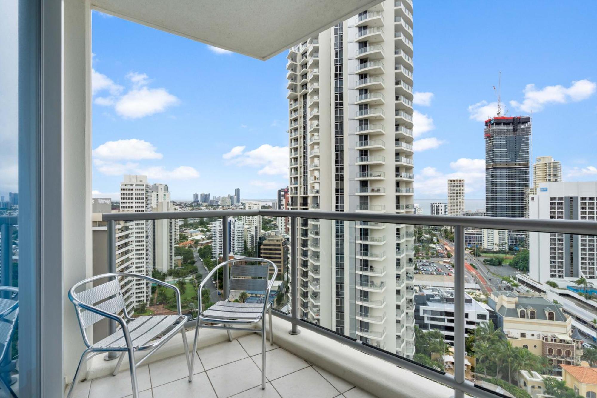 Self Contained At Chevron Renaissance - Privately Managed - Wow Gold Coast