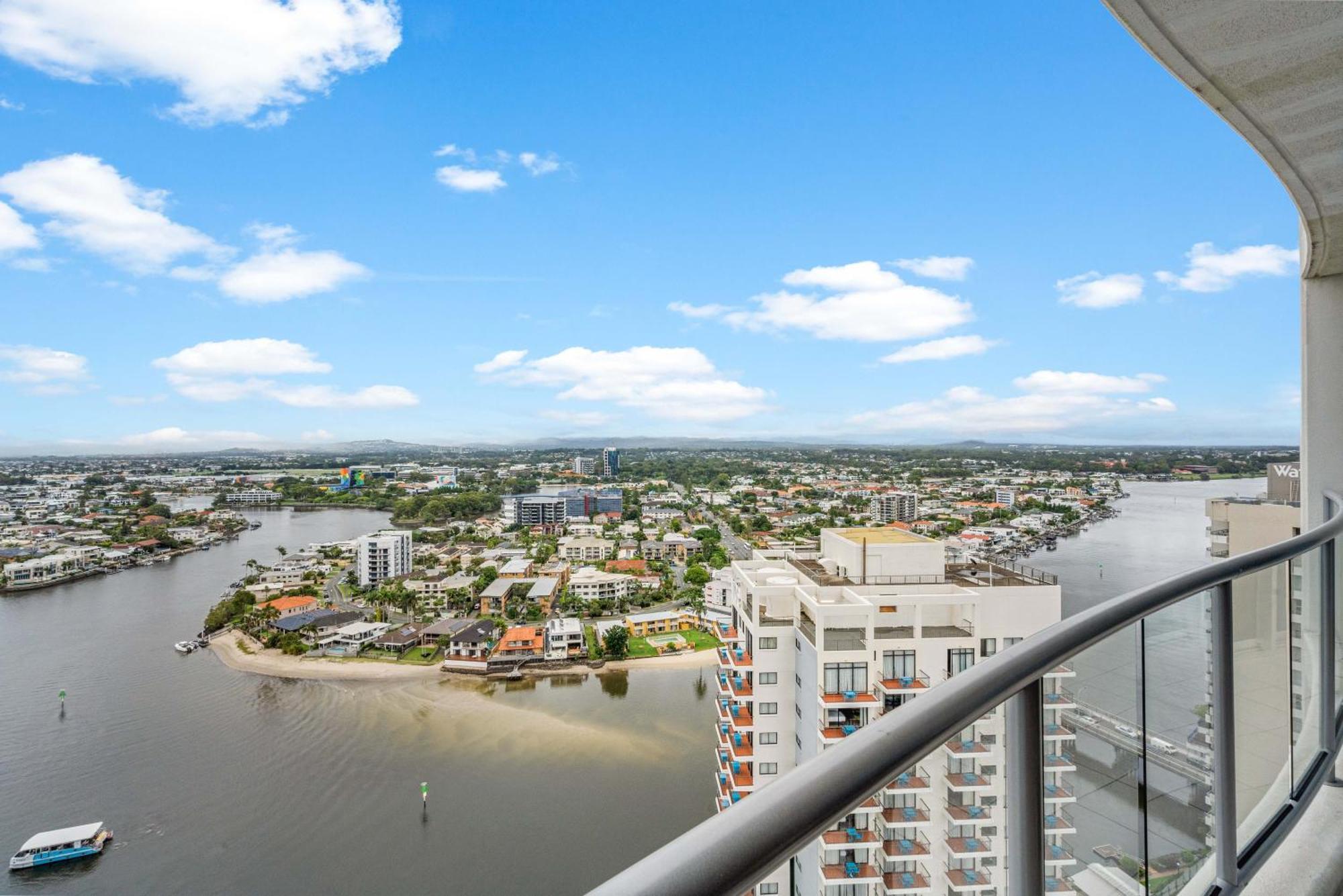 Self Contained At Chevron Renaissance - Privately Managed - Wow Apartment Gold Coast