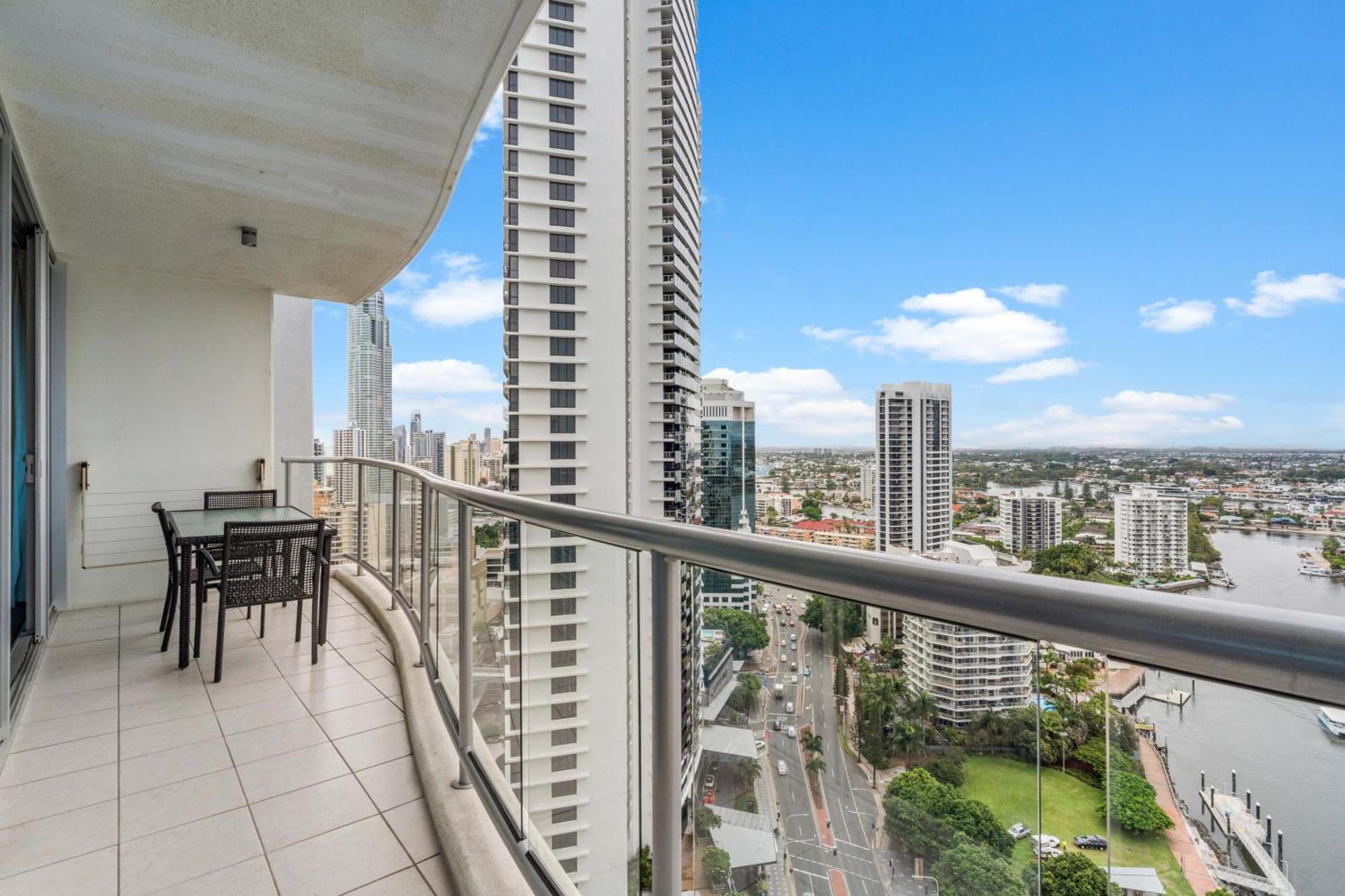 Self Contained At Chevron Renaissance - Privately Managed - Wow * Gold Coast