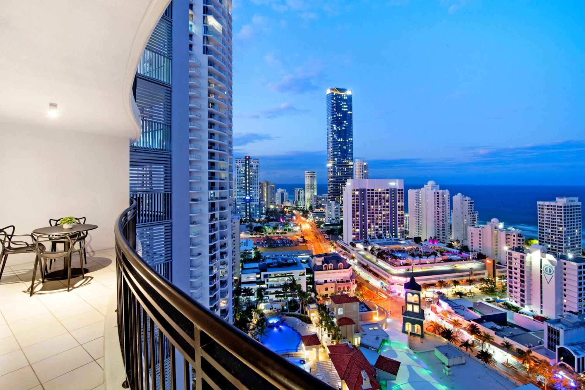 Self Contained At Chevron Renaissance - Privately Managed - Wow *